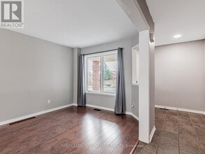 10 Laidlaw Dr in Barrie, ON - Building Photo - Building Photo