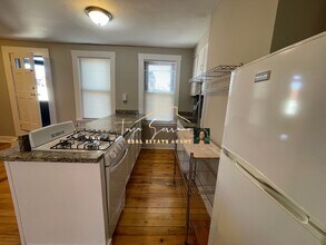 39 Beacon St, Unit 3 in Chelsea, MA - Foto de edificio - Building Photo