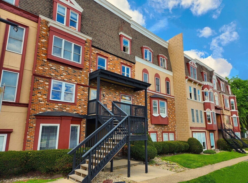 OldeTowne Apartments in Charleston, IL - Foto de edificio