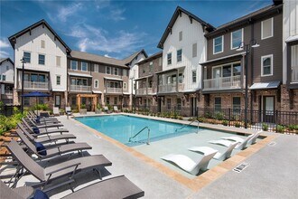 1545 White Marsh Rd in Kennesaw, GA - Foto de edificio - Building Photo