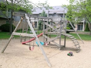 Douglas Terrace Apartments in Racine, WI - Building Photo - Building Photo