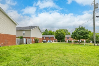 124-125 Coyote Ct in Clarksville, TN - Building Photo - Building Photo