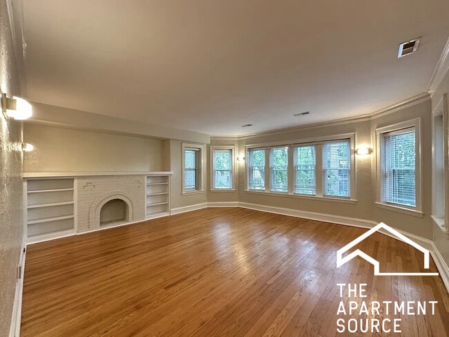 property at 2619 W Greenleaf Ave