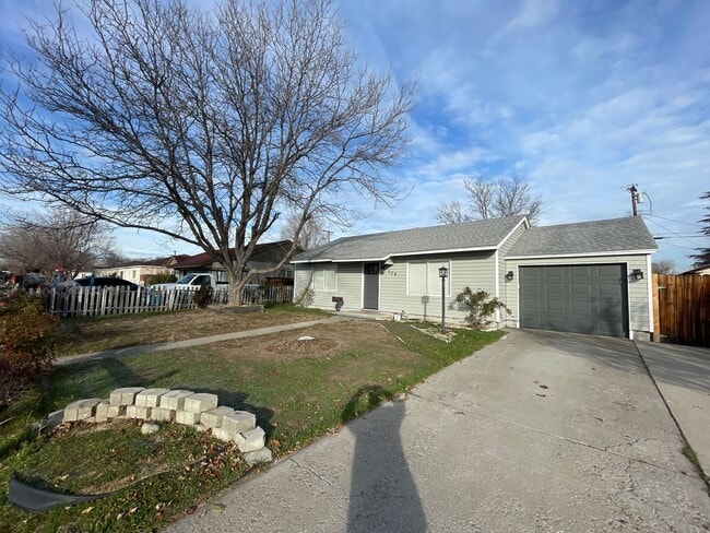 328 L St in Sparks, NV - Building Photo - Building Photo