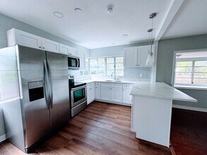 747 Moravon Ave in Jacksonville, FL - Foto de edificio - Building Photo