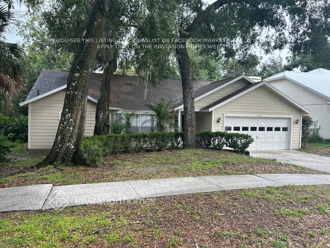 property at 1925 River Crossing Dr