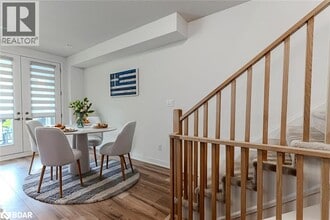9 Red Maple Ln in Barrie, ON - Building Photo - Building Photo