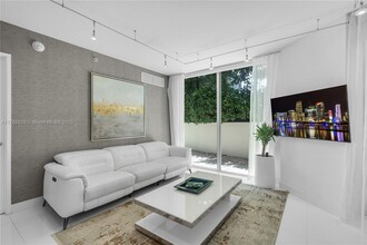 200 Sunny Isles Blvd, Unit 2-504 in Sunny Isles Beach, FL - Building Photo - Building Photo