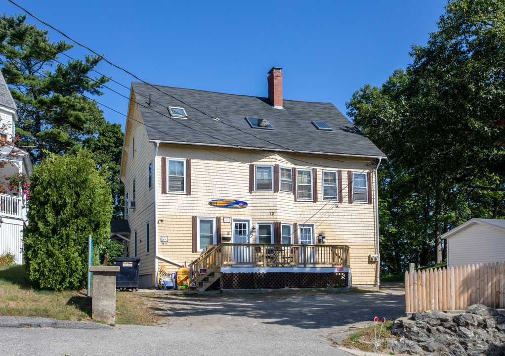 10 Hillcrest Ave in Old Orchard Beach, ME - Building Photo