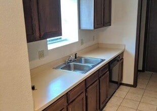 1321 Pennington Ave in Edmond, OK - Building Photo - Building Photo