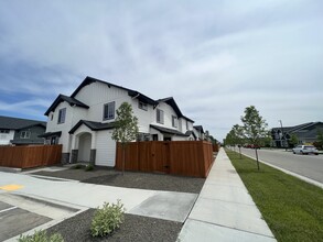 Alante Homes at Lake Hazel in Boise, ID - Foto de edificio - Building Photo