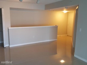 1300 Crestwood Ct S-Unit -Apt 1305 in Royal Palm Beach, FL - Foto de edificio - Building Photo