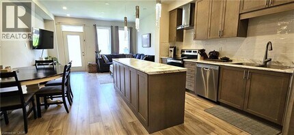 11 Gledhill Crescent in Cambridge, ON - Building Photo - Building Photo