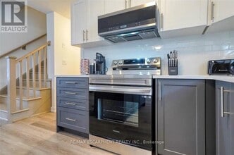 4263 Fourth Ave in Niagara Falls, ON - Building Photo - Building Photo