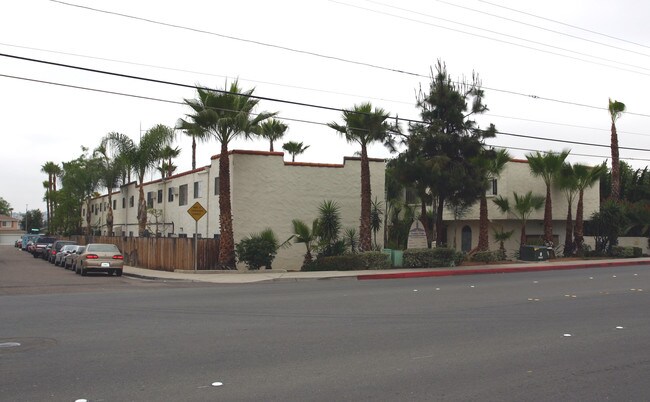 South Mollison Apartments in El Cajon, CA - Building Photo - Building Photo