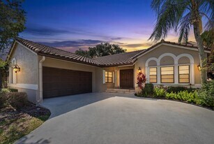 8555 Eagle Run Dr in Boca Raton, FL - Building Photo