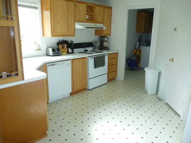 2069 Upper Applegate Rd in Jacksonville, OR - Building Photo - Building Photo