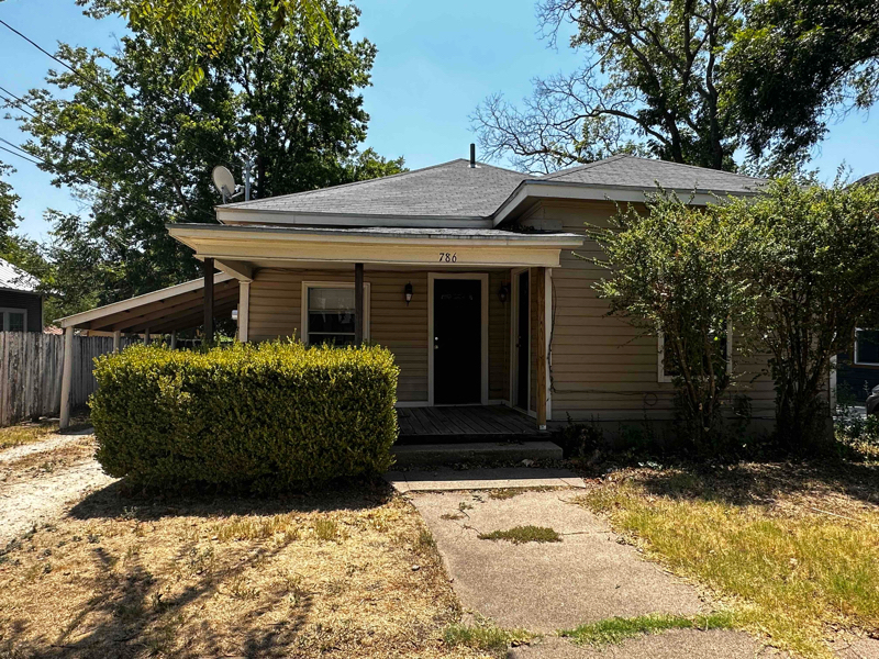 786 W Tarleton St in Stephenville, TX - Building Photo