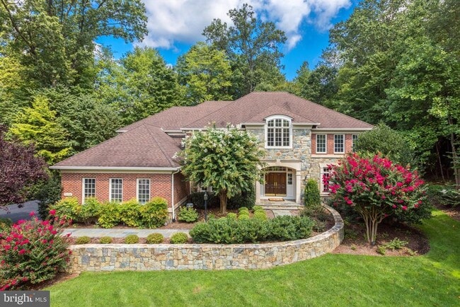 property at 7814 Crownhurst Ct