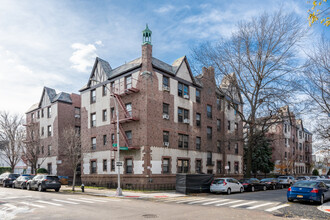 Remo Hall in Rego Park, NY - Building Photo - Primary Photo