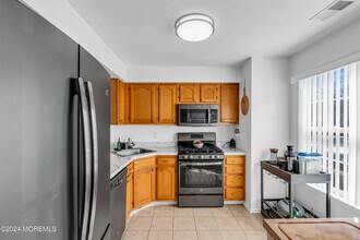 237 Paddington Ct in Englishtown, NJ - Building Photo - Building Photo