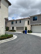 1859 Harvest Circle in Tustin, CA - Building Photo - Building Photo