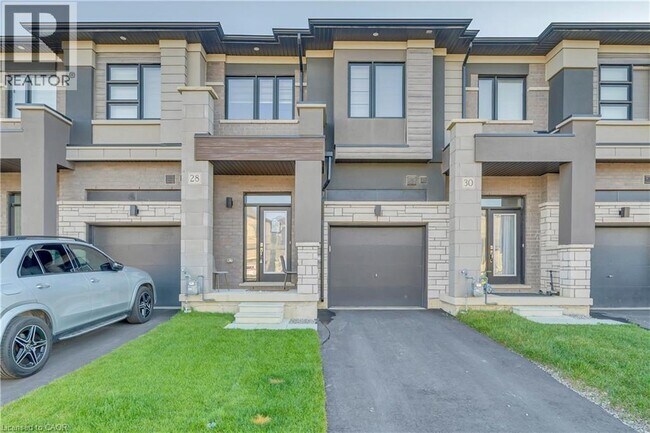 28 Dennis Ave in Brantford, ON - Building Photo - Building Photo