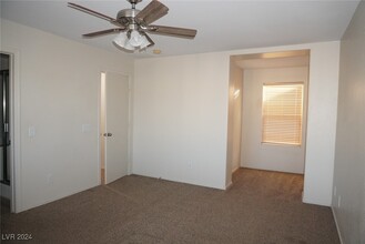 7129 River Meadows Ave in Las Vegas, NV - Building Photo - Building Photo