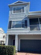 2262 Grand Central Pkwy in Orlando, FL - Building Photo - Building Photo