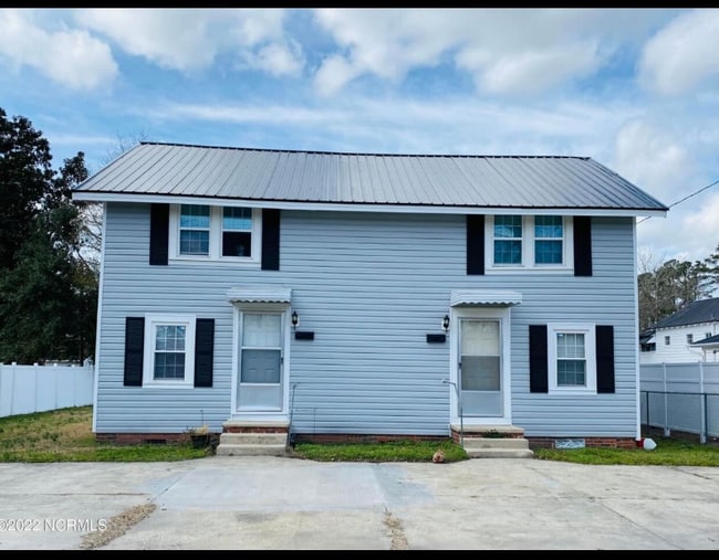 property at 207 N Elm St