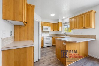 1584 Dustin Cir in Pocatello, ID - Building Photo - Building Photo