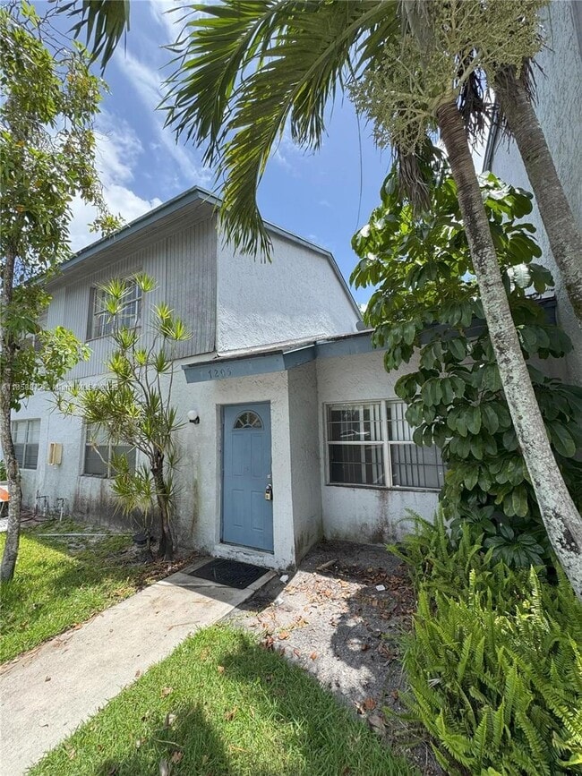 7205 W Sunrise Blvd in Plantation, FL - Building Photo - Building Photo