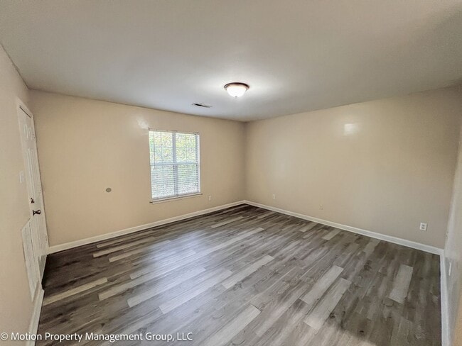 1632 Hamlet Dr in Chattanooga, TN - Foto de edificio - Building Photo