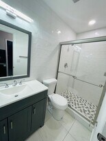 1704 N 32nd Ct in Hollywood, FL - Building Photo