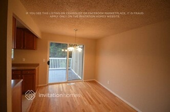 25110 35th Ave S, Unit #1, Boston, MA 02134 in Kent, WA - Foto de edificio - Building Photo