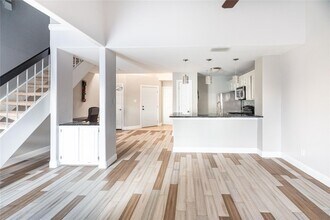 3414 Country Club Dr W, Unit 232 in Irving, TX - Foto de edificio - Building Photo