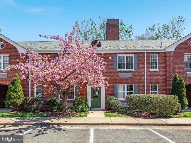 3307 Commonwealth Ave in Alexandria, VA - Building Photo - Building Photo