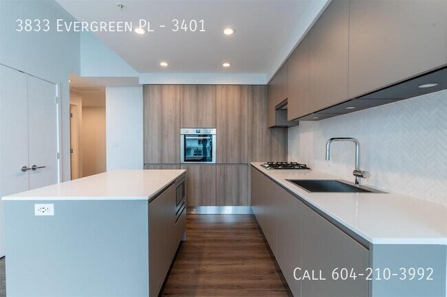 3833 Evergreen Pl in Burnaby, BC - Building Photo - Building Photo