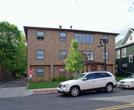 141 Park Ave in East Rutherford, NJ - Foto de edificio - Building Photo