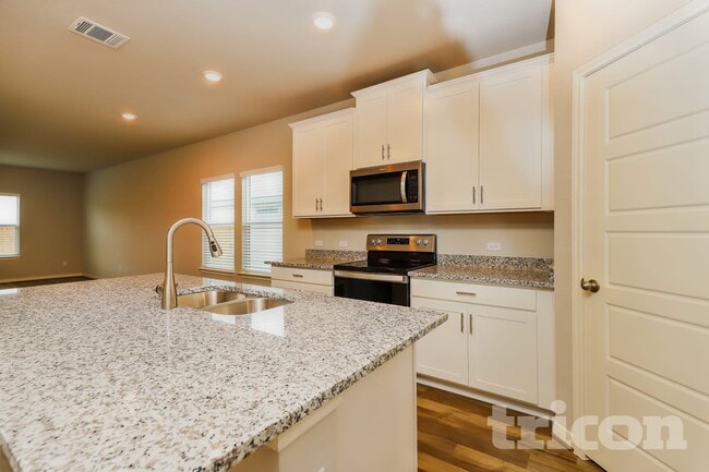 13554 Paxton Blvd in Saint Hedwig, TX - Building Photo - Building Photo