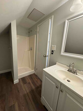 142 South St in Milford, NH - Foto de edificio - Building Photo