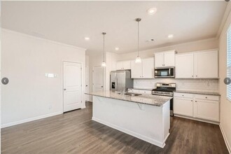 6959 Woodtrail Run in Flowery Branch, GA - Building Photo - Building Photo