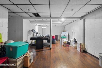 50 Burton Dr in Howell, NJ - Building Photo - Building Photo