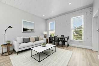 2370 N Elston Ct in Chicago, IL - Building Photo - Building Photo
