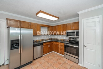 241 E Morris Dr in Gallatin, TN - Building Photo - Building Photo