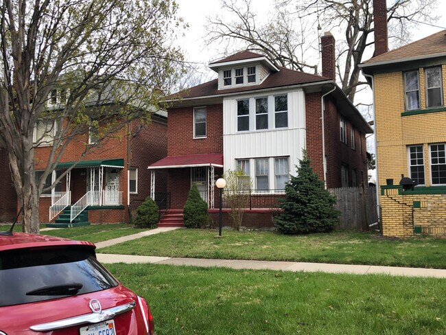 1215 Lawrence St in Detroit, MI - Building Photo - Building Photo