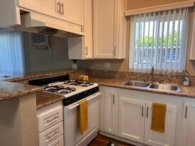 Palma Imperial in Downey, CA - Building Photo