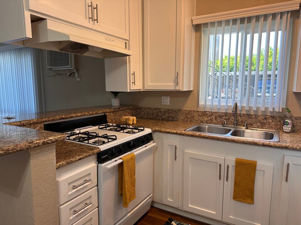 180-Palma Imperial in Downey, CA - Building Photo