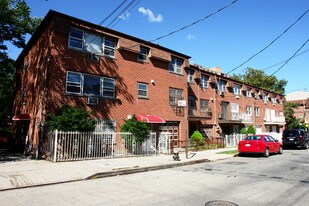 4002-4010 147th St in Flushing, NY - Building Photo