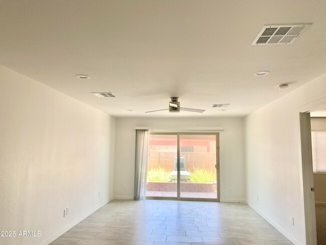 2529 E Villa Theresa Dr in Phoenix, AZ - Building Photo - Building Photo